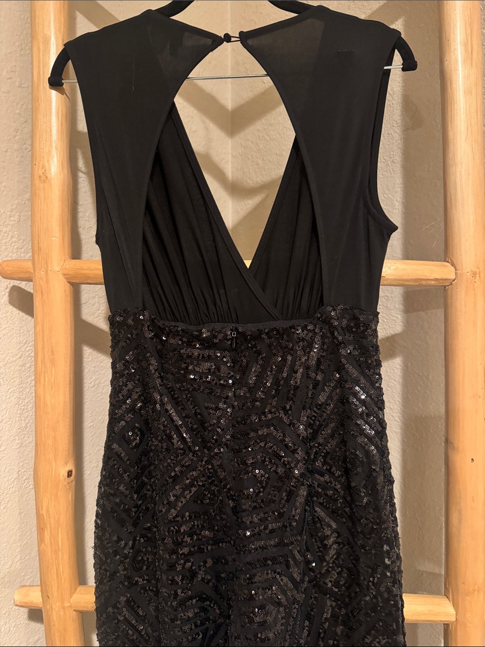 VENUS Black Sequin Wide-Leg Plunging V-Neck Jumpsuit - Picture 7 of 8